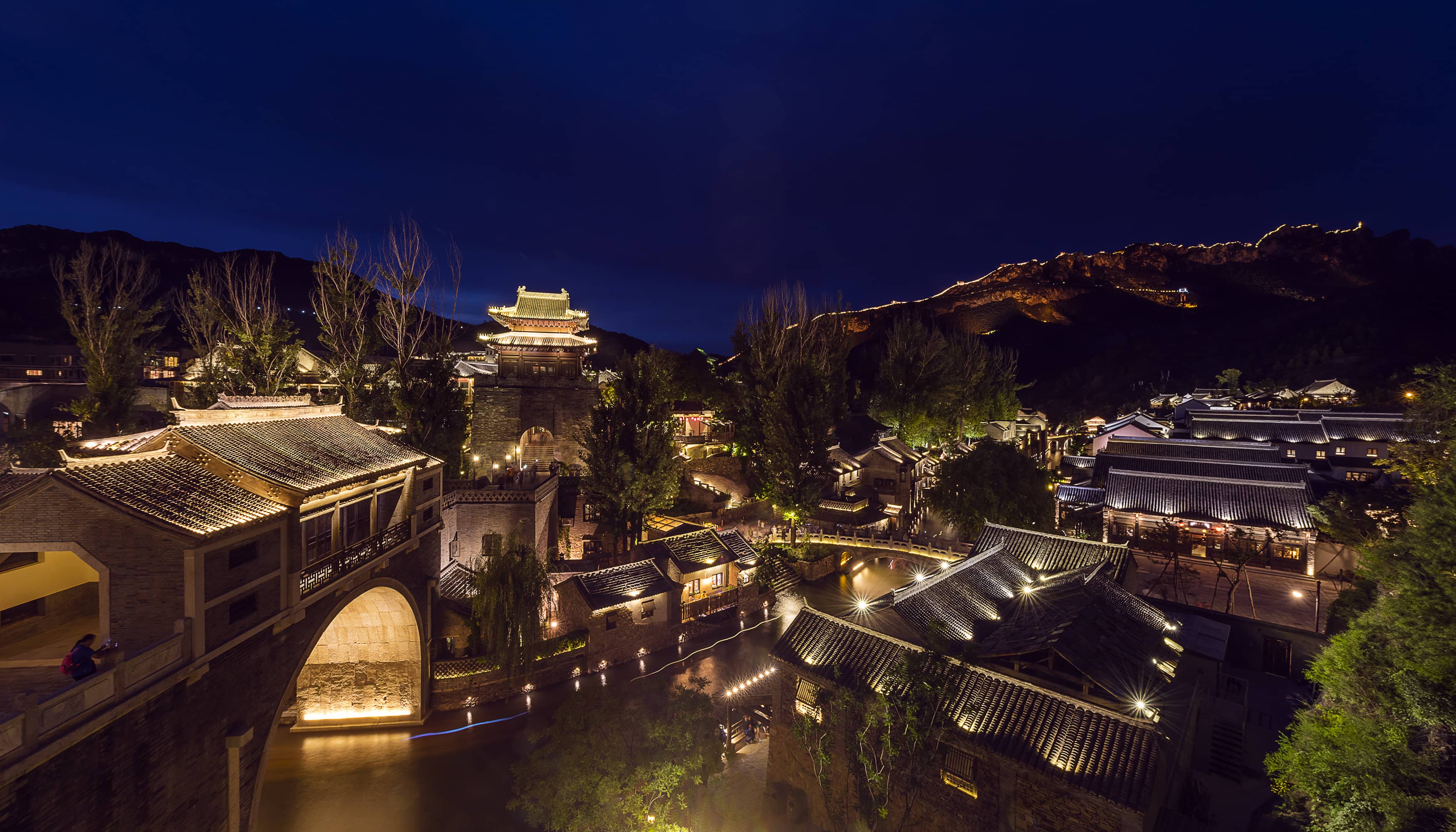 摄图网_500643618_古北水镇夜景（非企业商用）.jpg